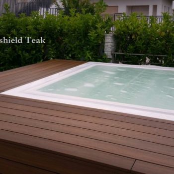 installazione piscine con solarium in teak o finto teak
